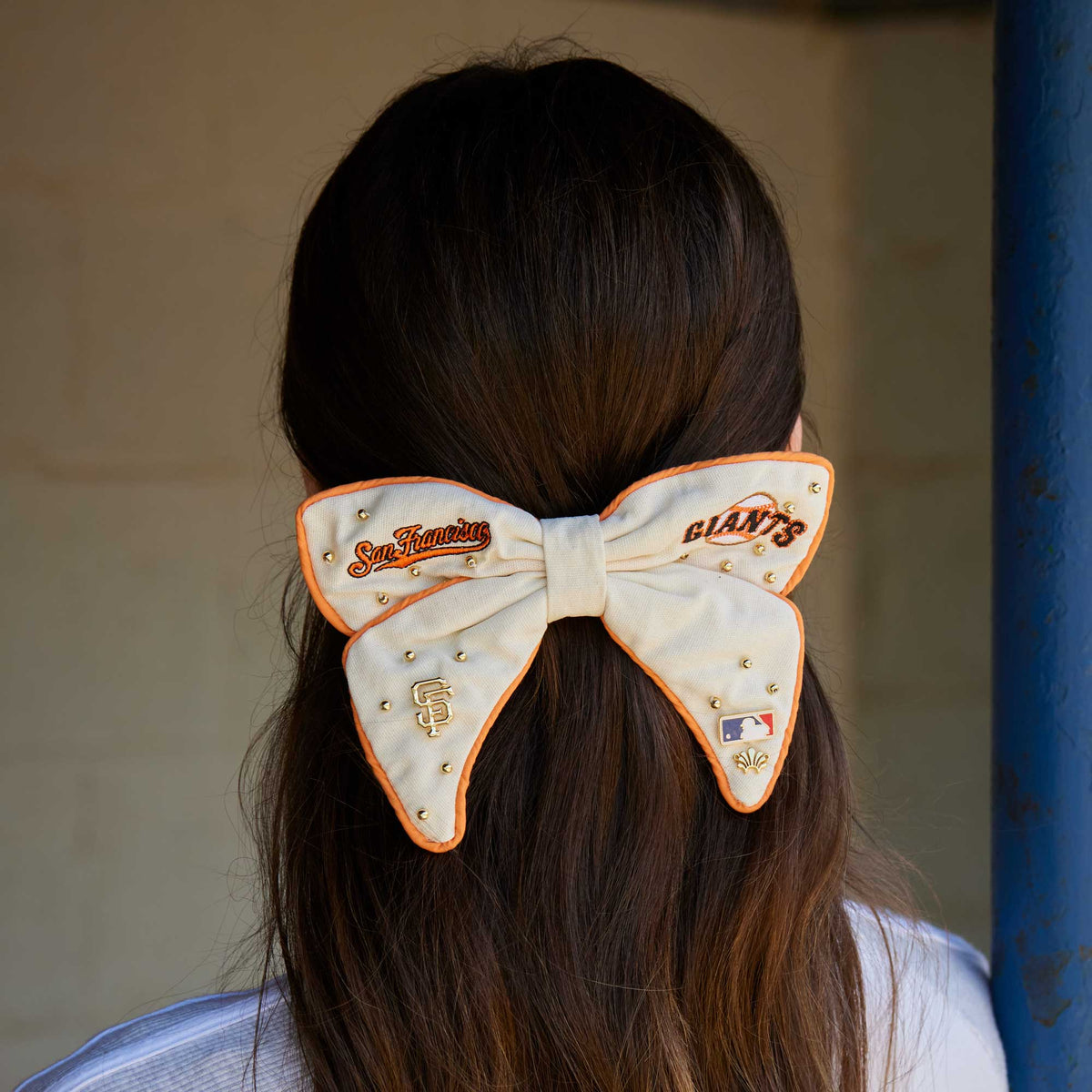Lele Sadoughi Barrettes IVORY SAN FRANCISCO GIANTS LELE X MLB BOW BARRETTE