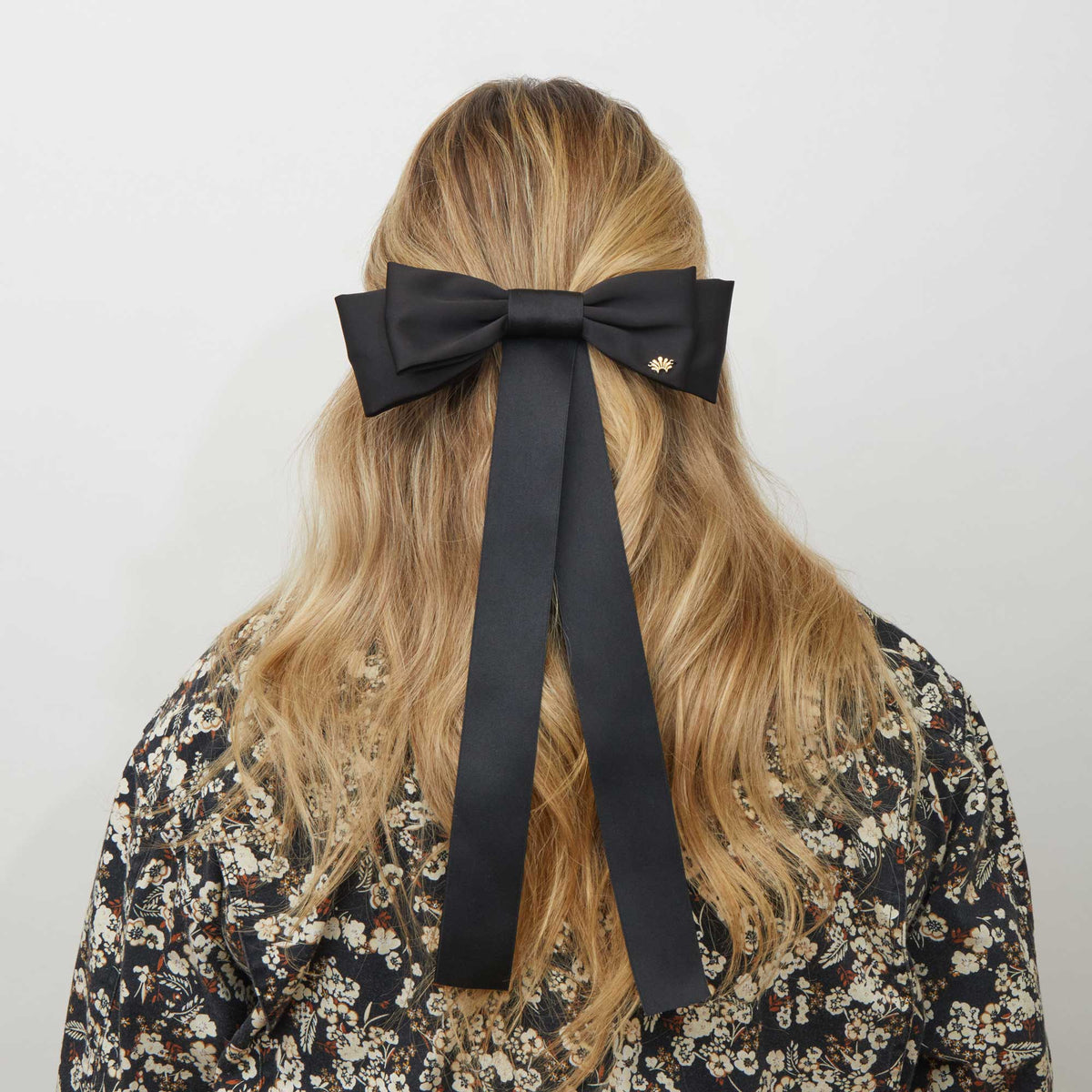 Lele Sadoughi Barrettes JET JANE BOW BARRETTE