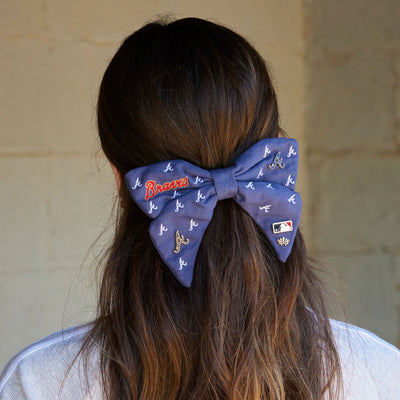 Lele Sadoughi Barrettes NAVY ATLANTA BRAVES LELE X MLB BOW BARRETTE