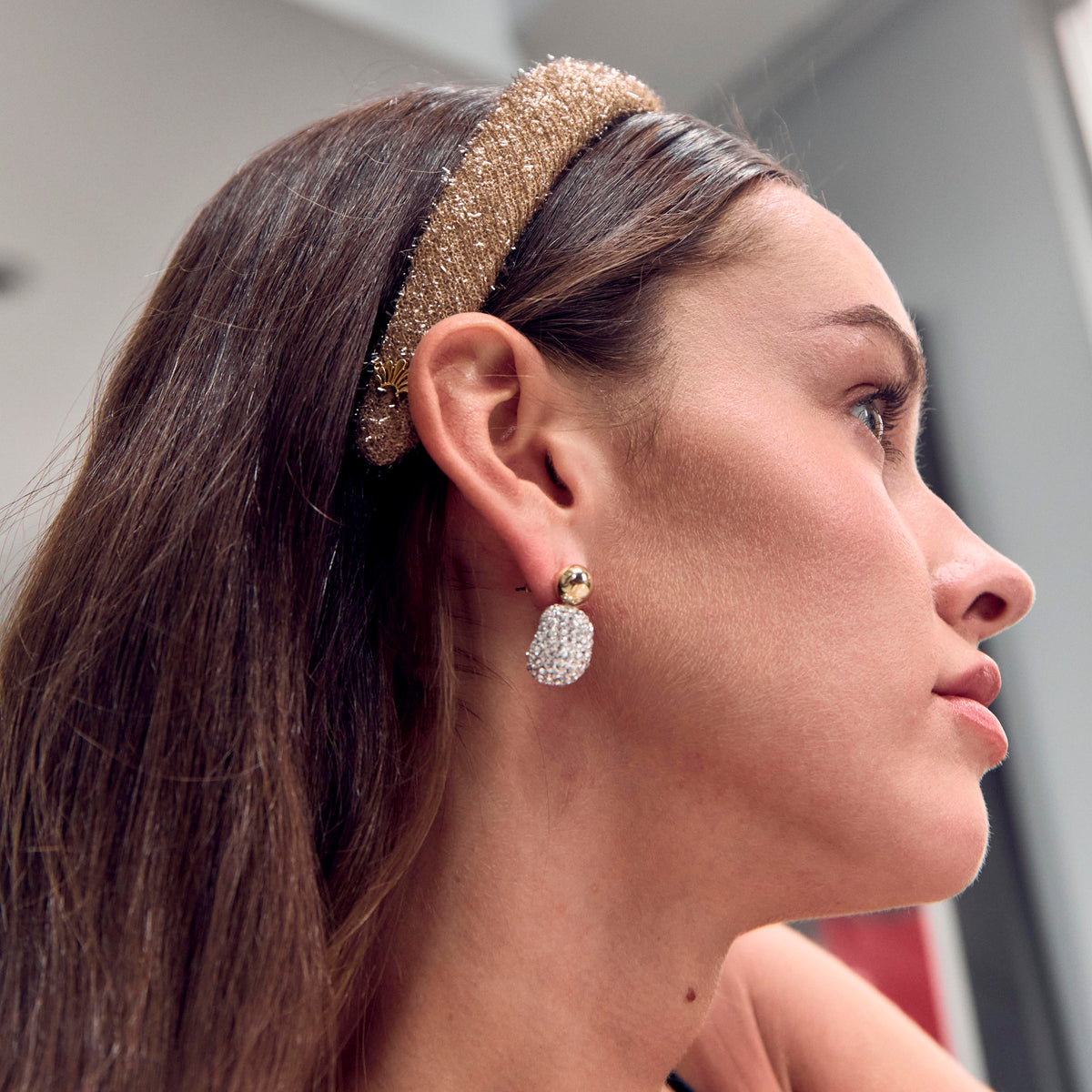 Lele Sadoughi EARRINGS CRYSTAL PEBBLE STUD EARRINGS