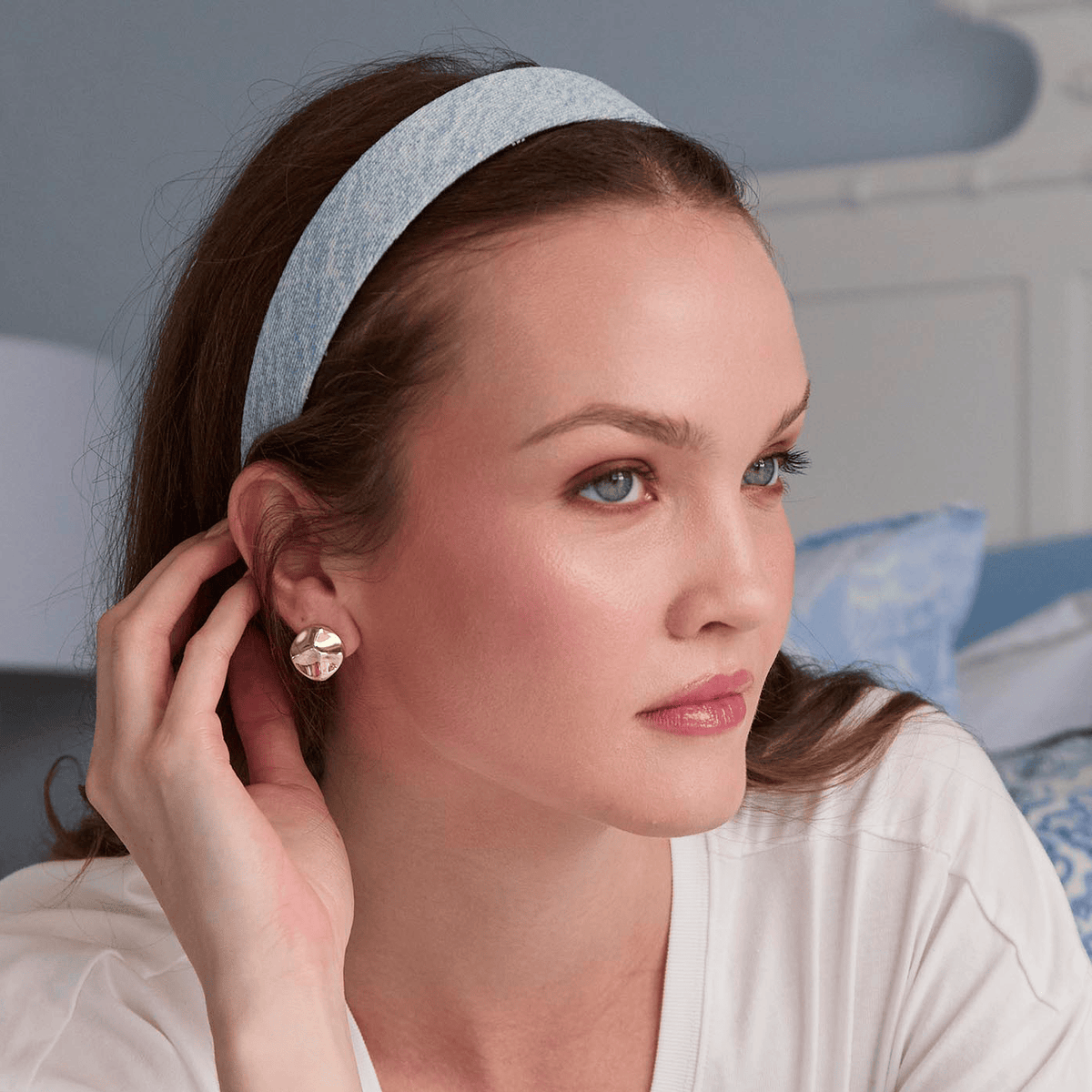 Lele Sadoughi EARRINGS GOLD SOCIALITE BUTTON EARRINGS