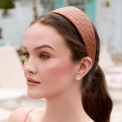 Lele Sadoughi EARRINGS GOLD SOLEIL STUD EARRINGS