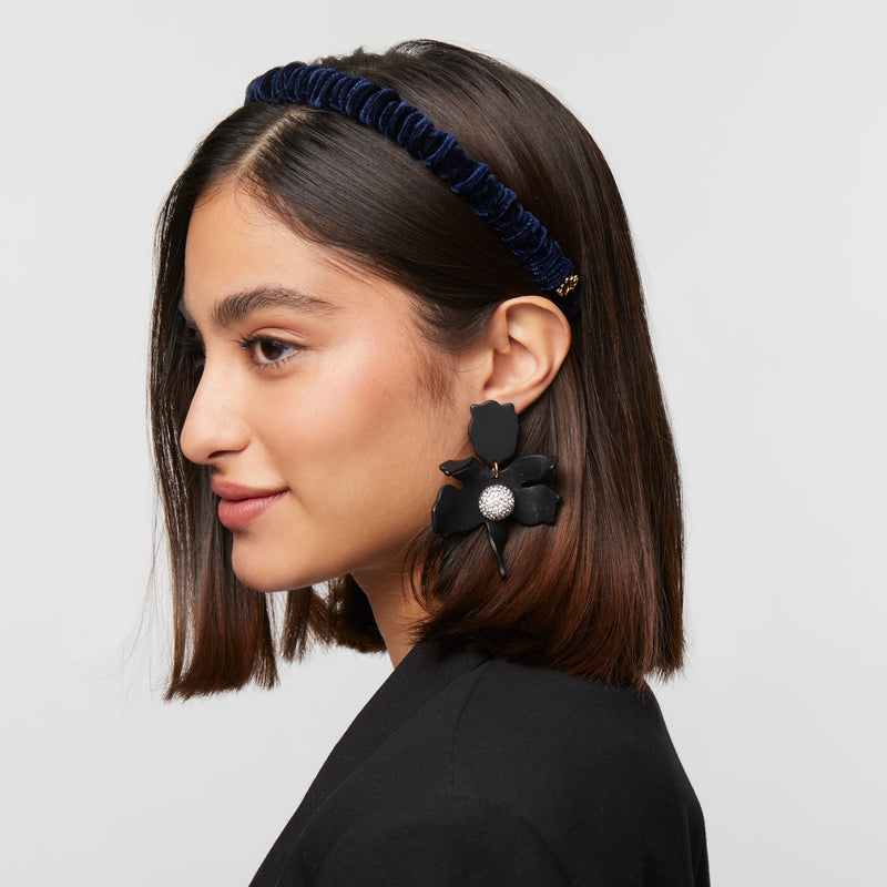 JET CRYSTAL LILY EARRINGS