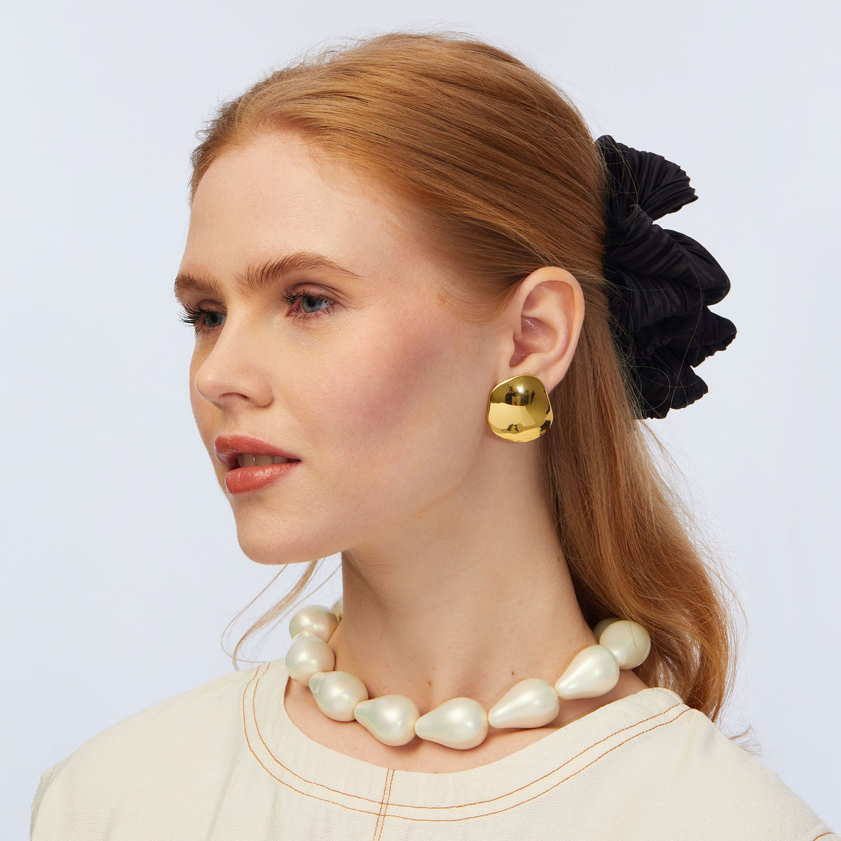 Lele Sadoughi EARRINGS ONE SIZE GOLD DISCUS BUTTON EARRINGS