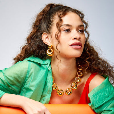 Lele Sadoughi EARRINGS ONE SIZE GOLD MEDALLION DROP EARRINGS