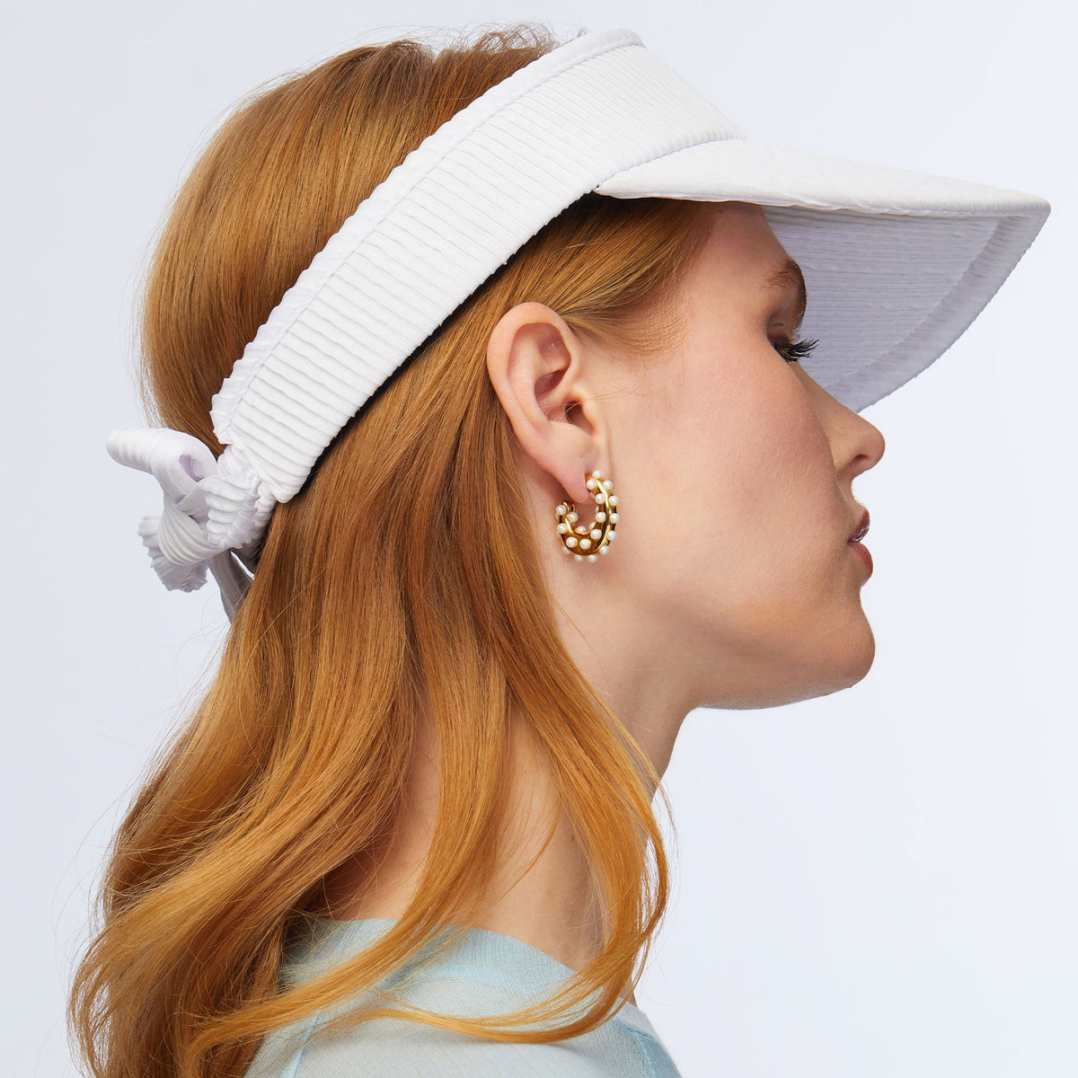 Lele Sadoughi EARRINGS ONE SIZE PEARL ARCHER MINI HOOP EARRINGS