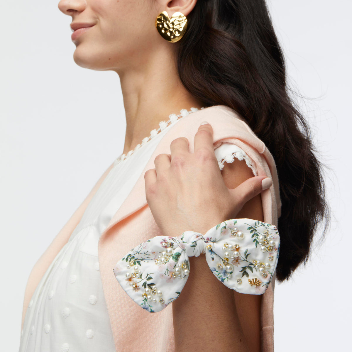 LELE SADOUGHI HAIR ANNIE PENNY LIBERTY™ PEARL CRYSTAL BOW SCRUNCHIE