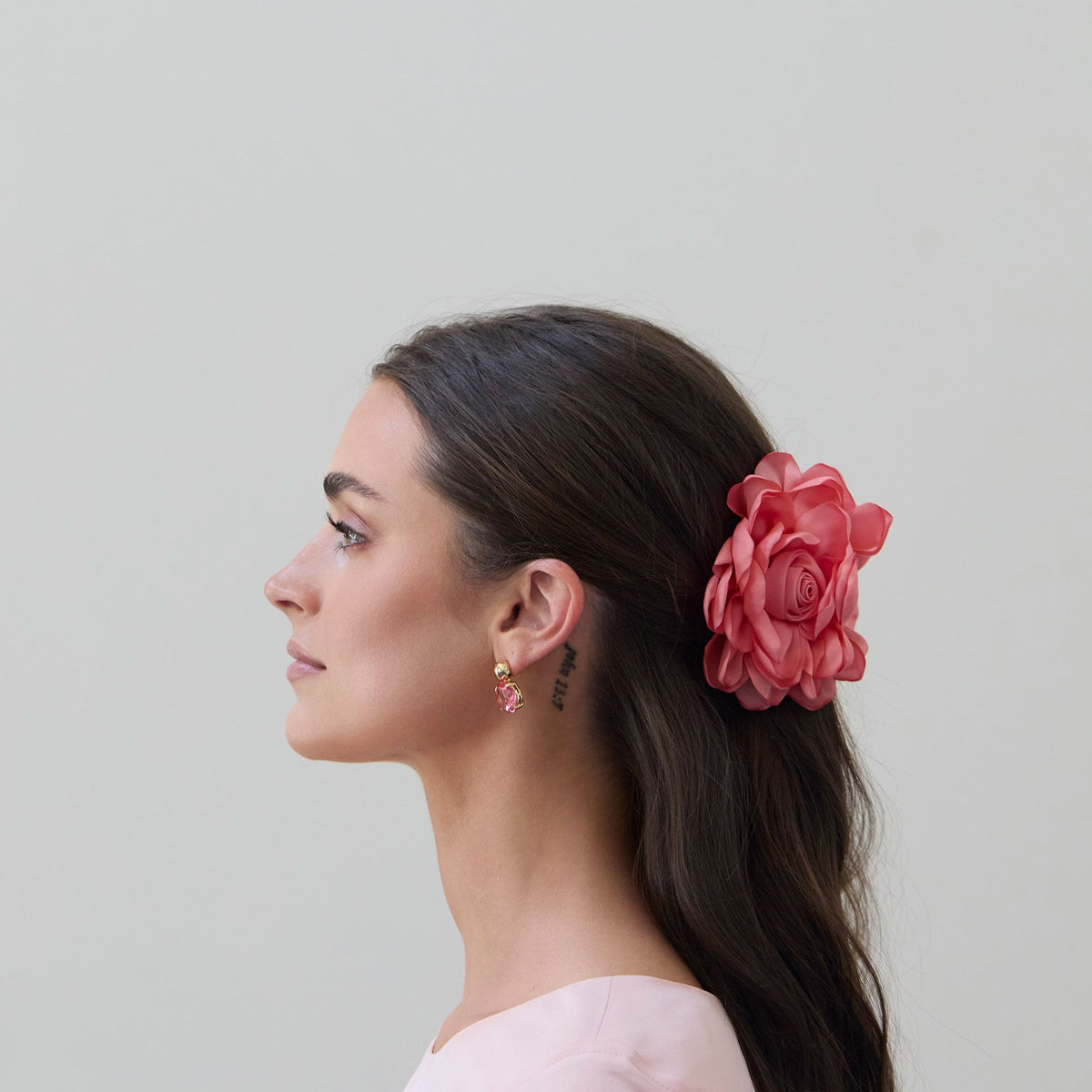 Lele Sadoughi HAIR BLUSH PEONY FLOWER CLAW CLIP