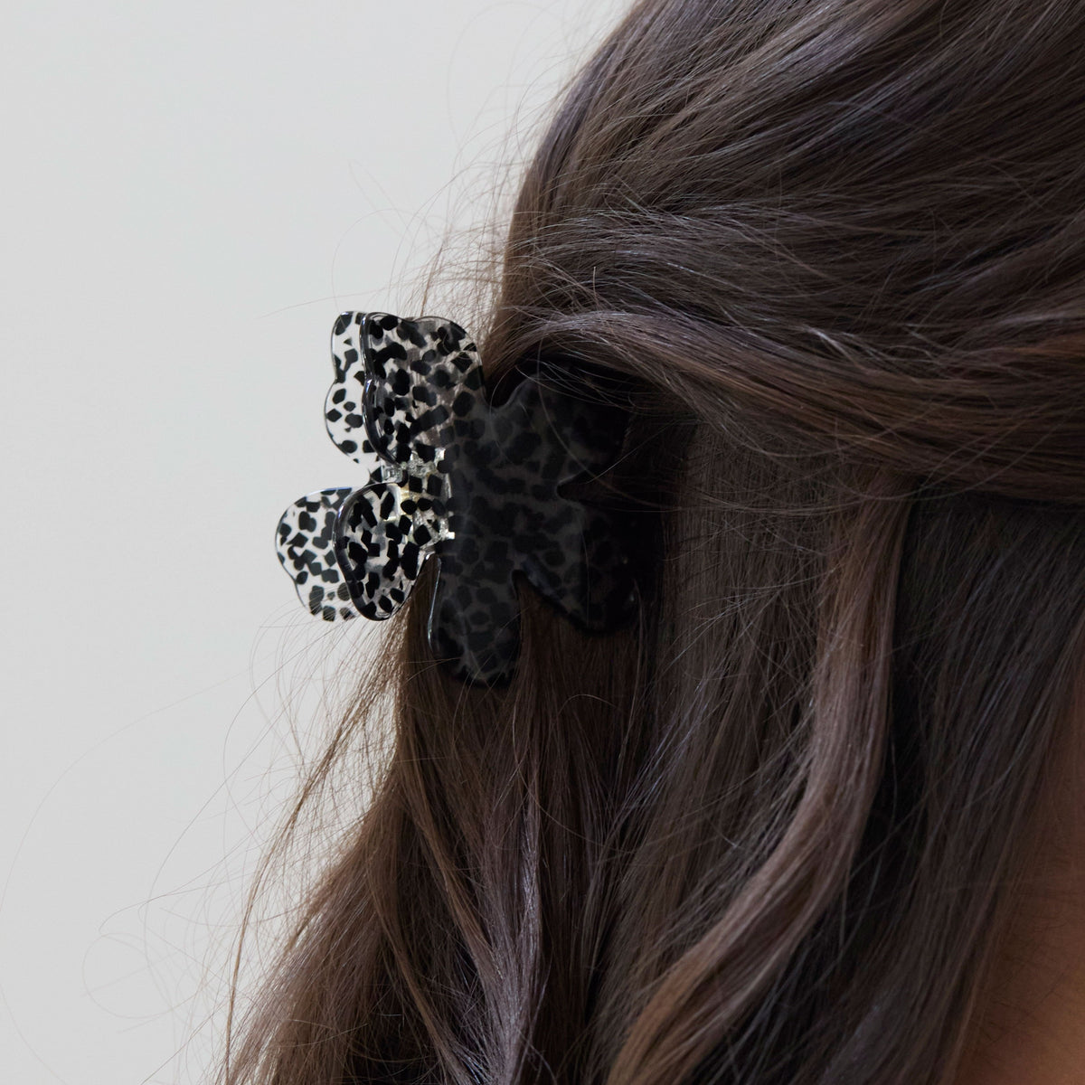 Lele Sadoughi Hair Clips BLACK TORTOISE LILY CLAW CLIP
