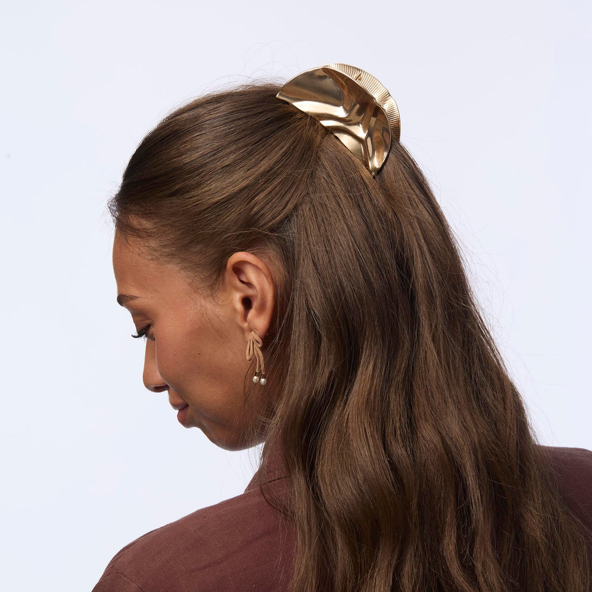 LELE SADOUGHI HAIR GOLD METAL BAROQUE CLAW CLIP