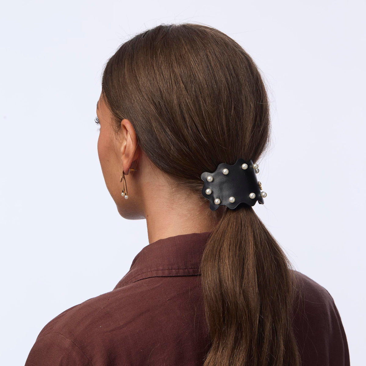 LELE SADOUGHI HAIR JET GENIE WAVY PEARL HAIR TIE