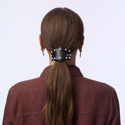 LELE SADOUGHI HAIR JET GENIE WAVY PEARL HAIR TIE