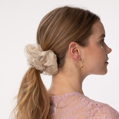 Lele Sadoughi HAIR LATTE CINDY OVERSIZED SCRUNCHIE