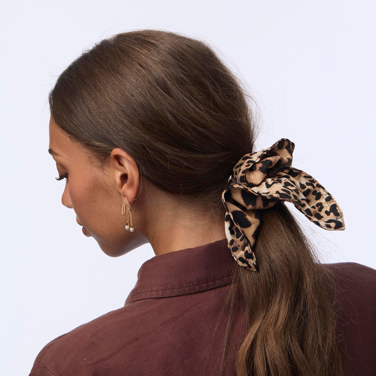 Lele Sadoughi HAIR LEOPARD DOUBLE FACED SQUARE SCRUNCHIE