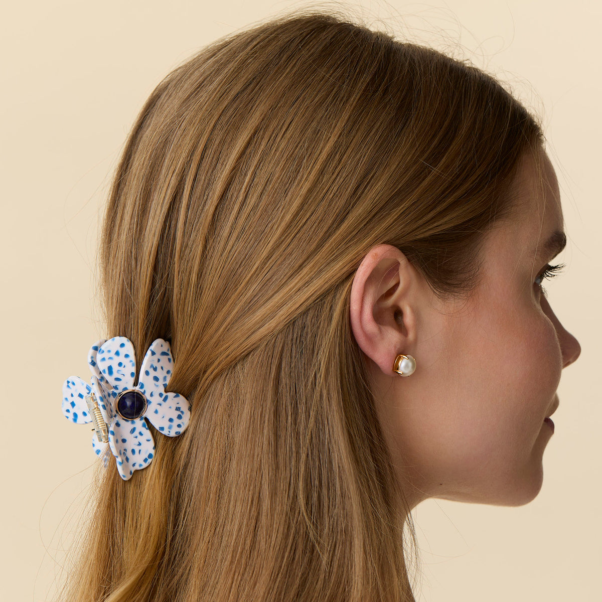 Lele Sadoughi HAIR OCEAN SPRAY LILY CLAW CLIP