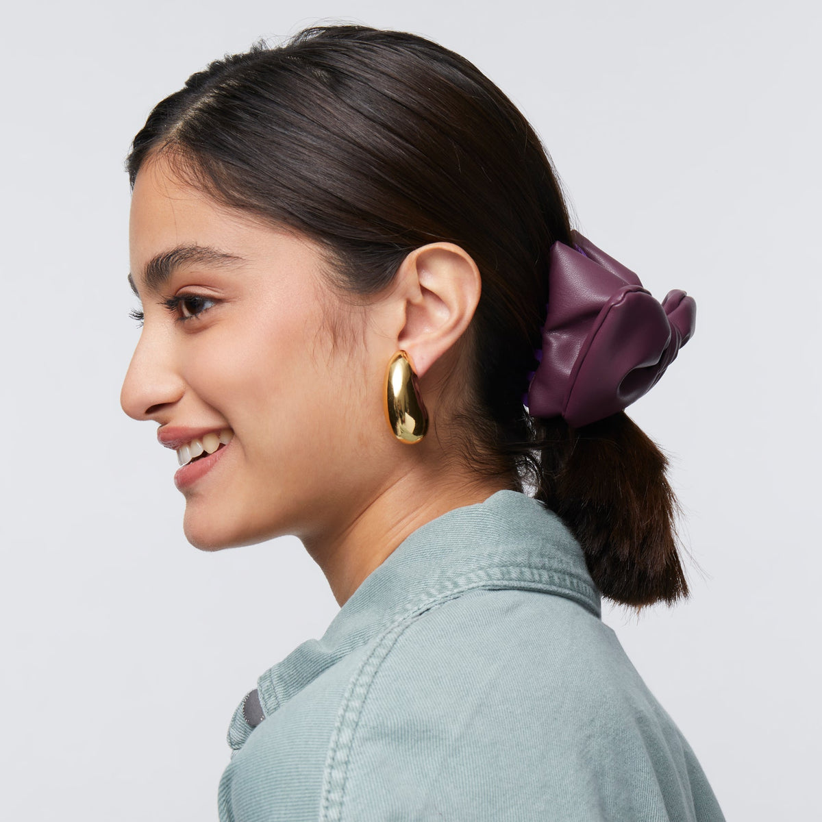 Lele Sadoughi HAIR ONE SIZE EGGPLANT SIMONE FAUX LEATHER BOW CLAW CLIP