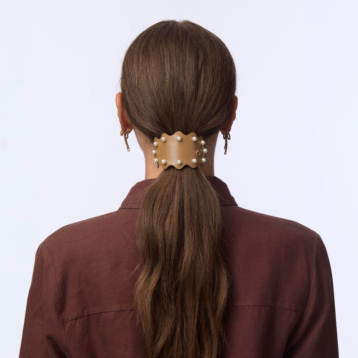 LELE SADOUGHI HAIR TAN GENIE WAVY PEARL HAIR TIE