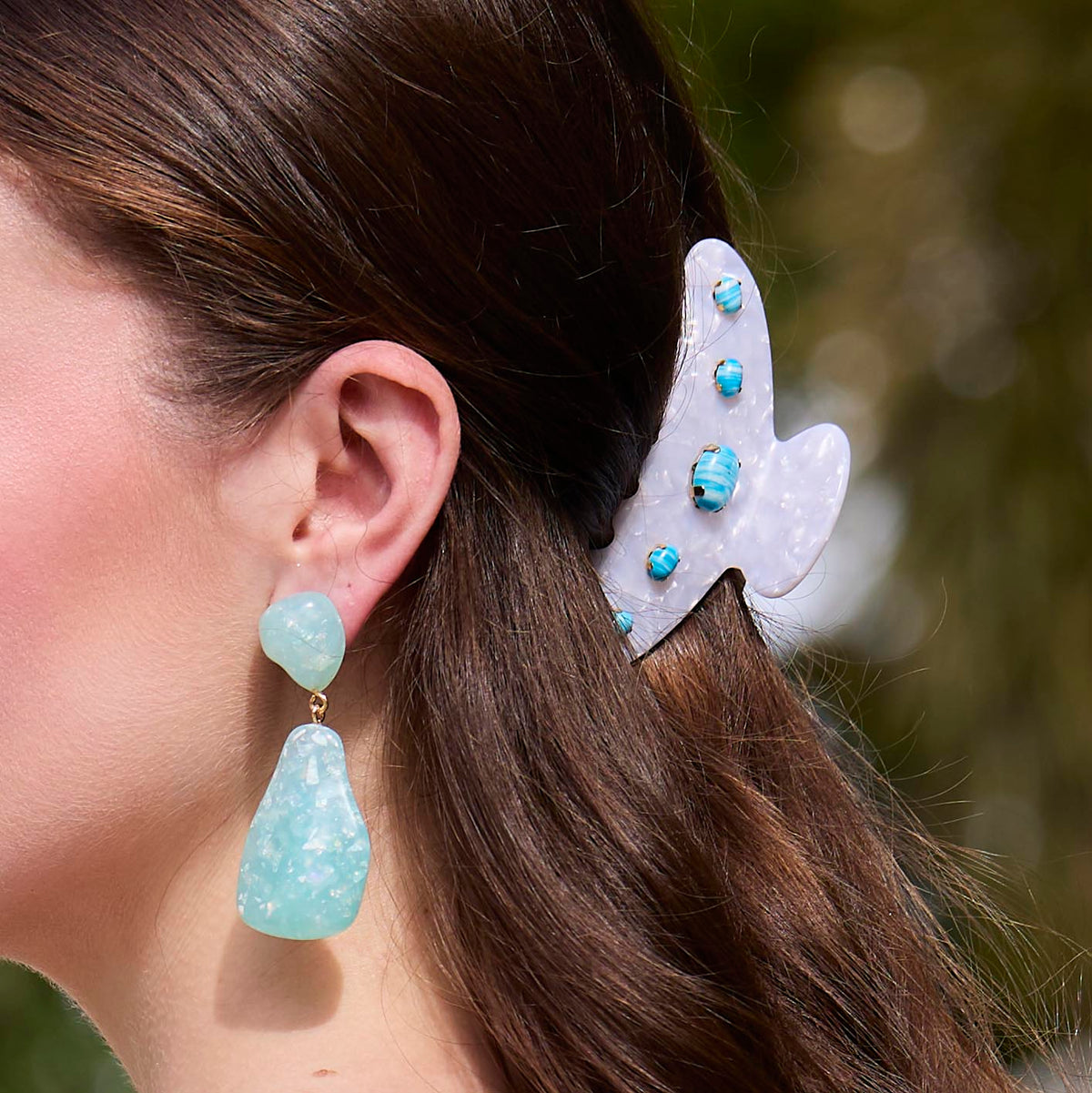 Lele Sadoughi HAIR TURQUOISE PEARL LARGE CABOCHON CLAW CLIP