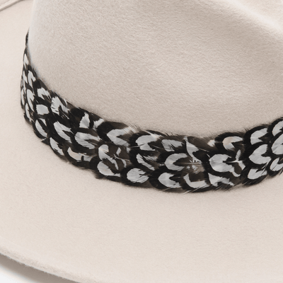 Lele Sadoughi HAT BLACK IVORY FEATHER HAT BAND
