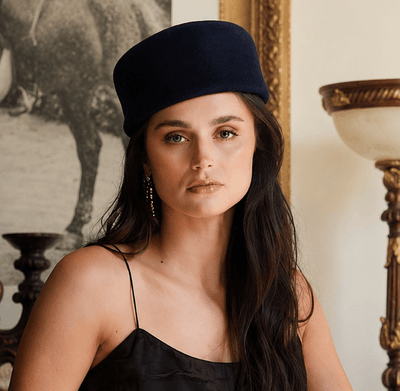 Lele Sadoughi HATS JET COLUMN PILLBOX HAT