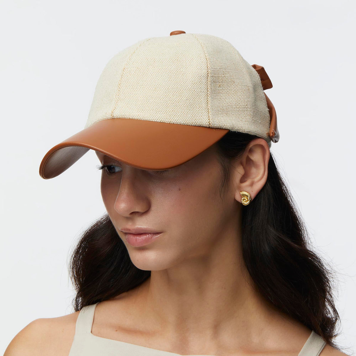 NATURAL FAUX LEATHER CANVAS BASEBALL CAP Lele Sadoughi