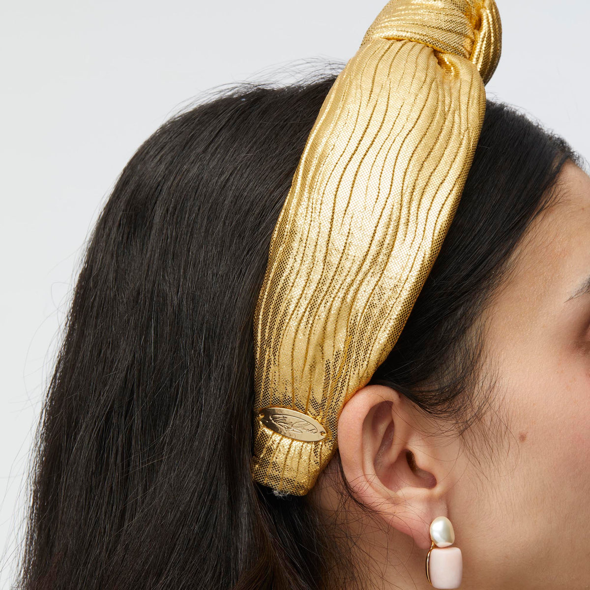 LELE SADOUGHI HEADBAND GOLD MADISON CHOCK KNOTTED HEADBAND