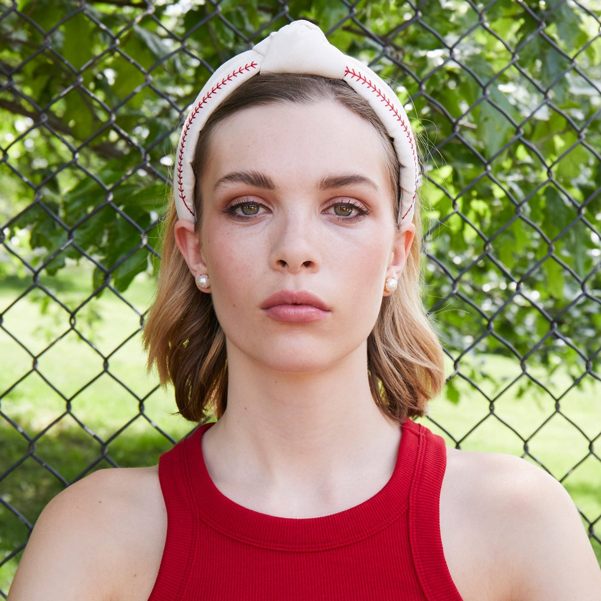 Lele Sadoughi HEADBANDS IVORY CHICAGO CUBS EMBROIDERED KNOTTED HEADBAND