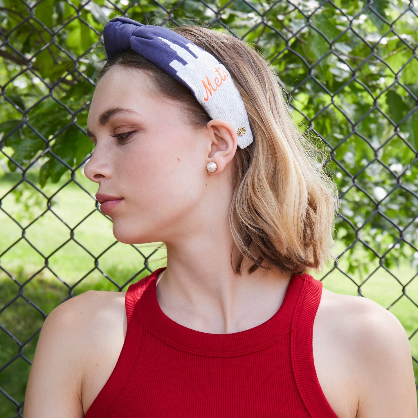 IVORY CHICAGO CUBS EMBROIDERED KNOTTED HEADBAND - Lele Sadoughi