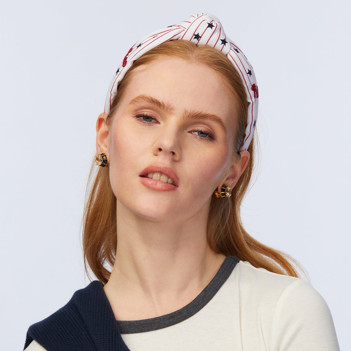 Lele Sadoughi HEADBANDS ONE SIZE RED STRIPE PHL PHILLIES EMBROIDERED KNOTTED HEADBAND