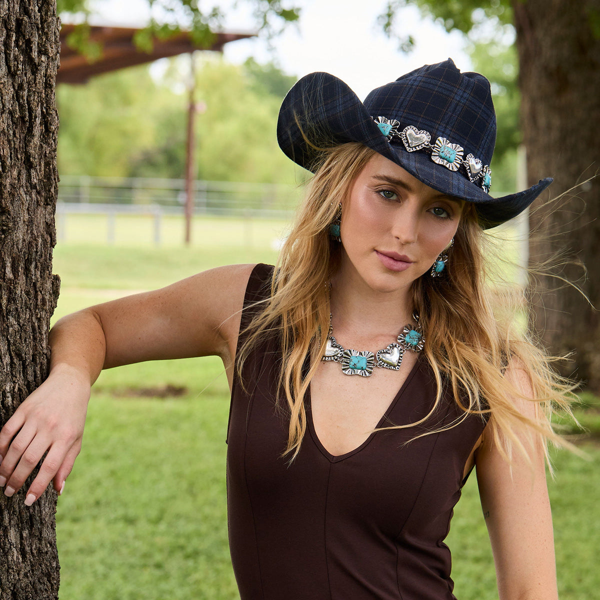 Lele Sadoughi NECKLACE ONE SIZE TURQUOISE RUFFLE HEART CONCHO NECKLACE