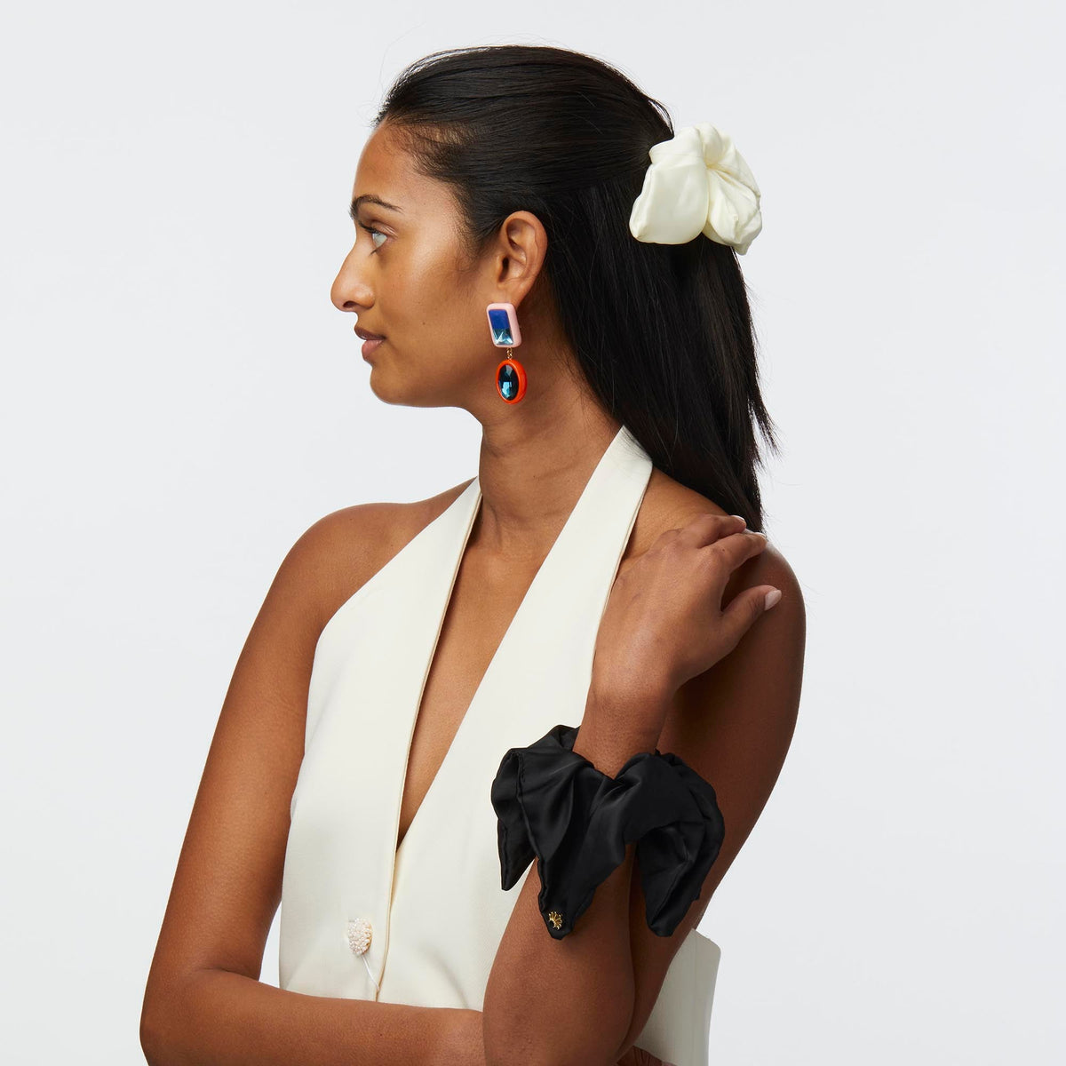 LELE SADOUGHI SCRUNCHIE JET SQUARE SILK SCRUNCHIE