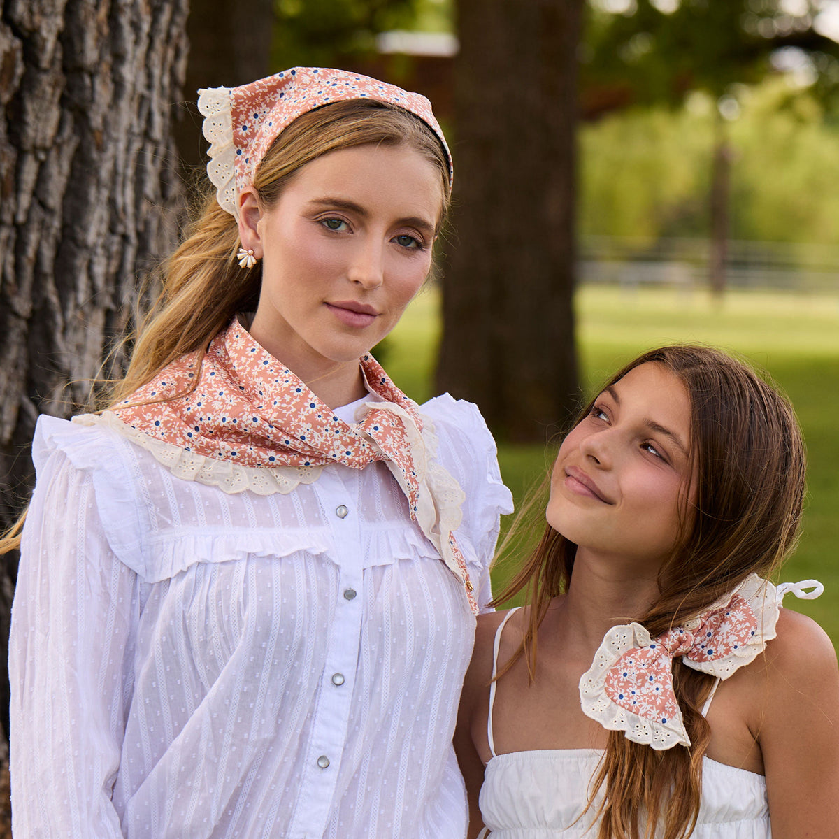 Lele Sadoughi SCRUNCHIE LITTLE HOUSE ON THE PRAIRIE PALOMA LACE TRIM BARRETTE