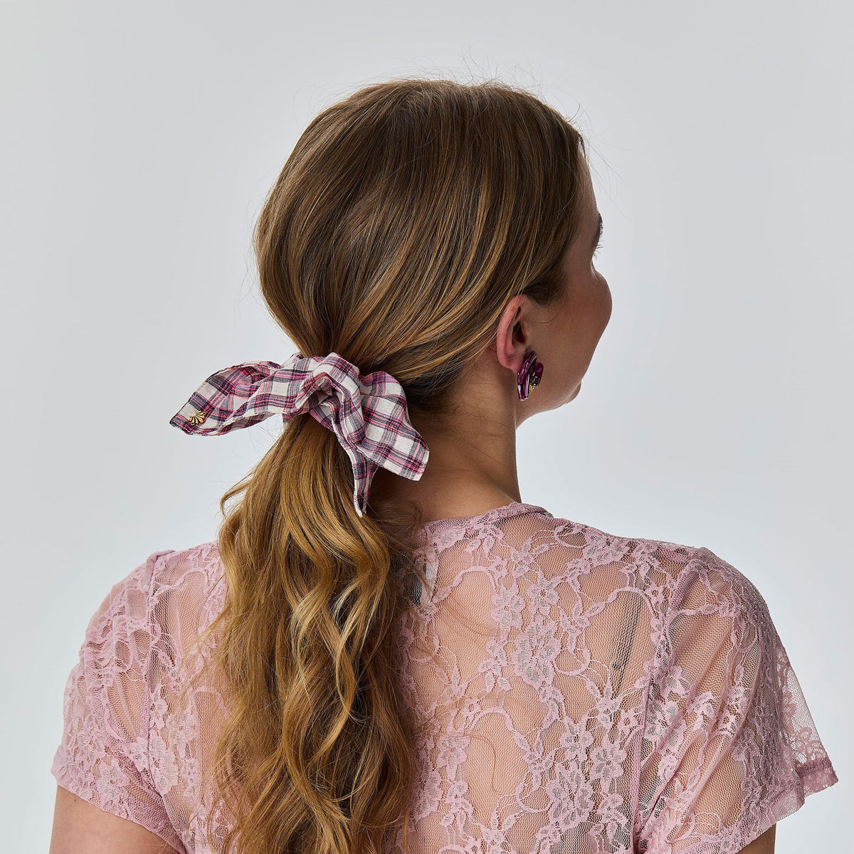 Lele Sadoughi SCRUNCHIES WILDBERRY SQUARE PLAID SCRUNCHIE