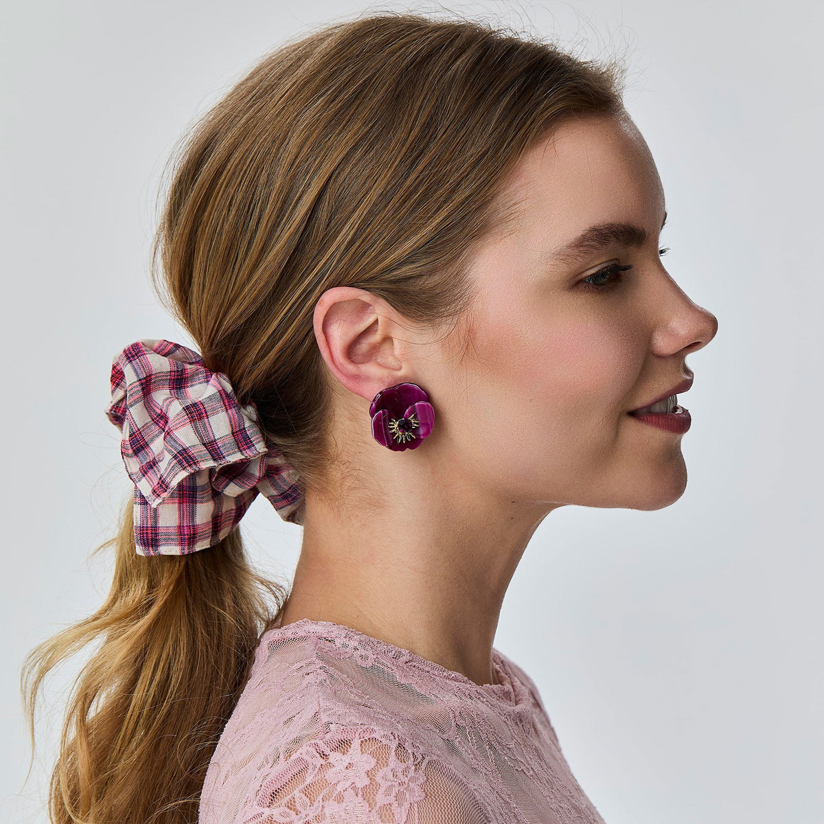 Lele Sadoughi SCRUNCHIES WILDBERRY SQUARE PLAID SCRUNCHIE