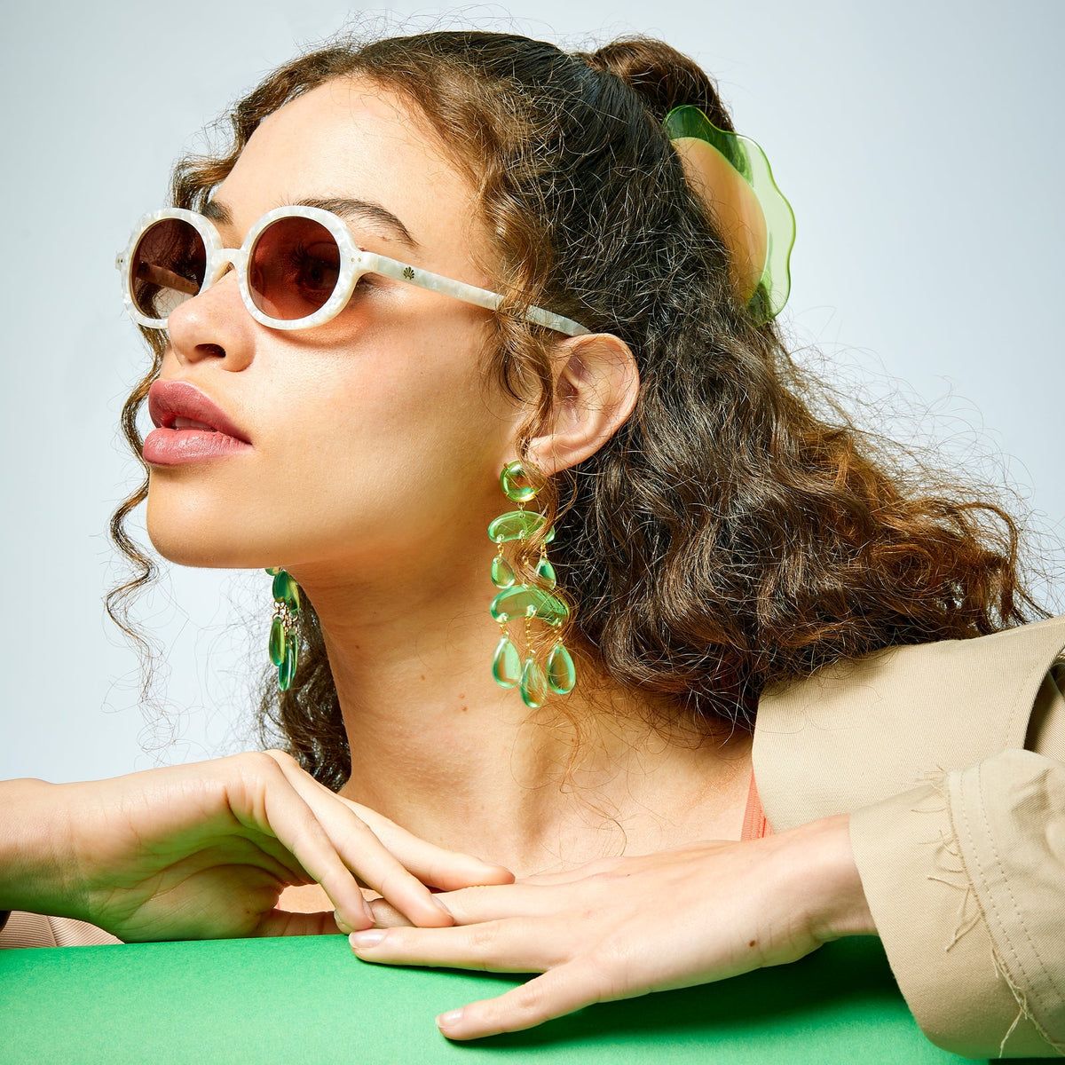 Lele Sadoughi SUNGLASSES ONE SIZE MOTHER OF PEARL AUSTIN SUNGLASSES