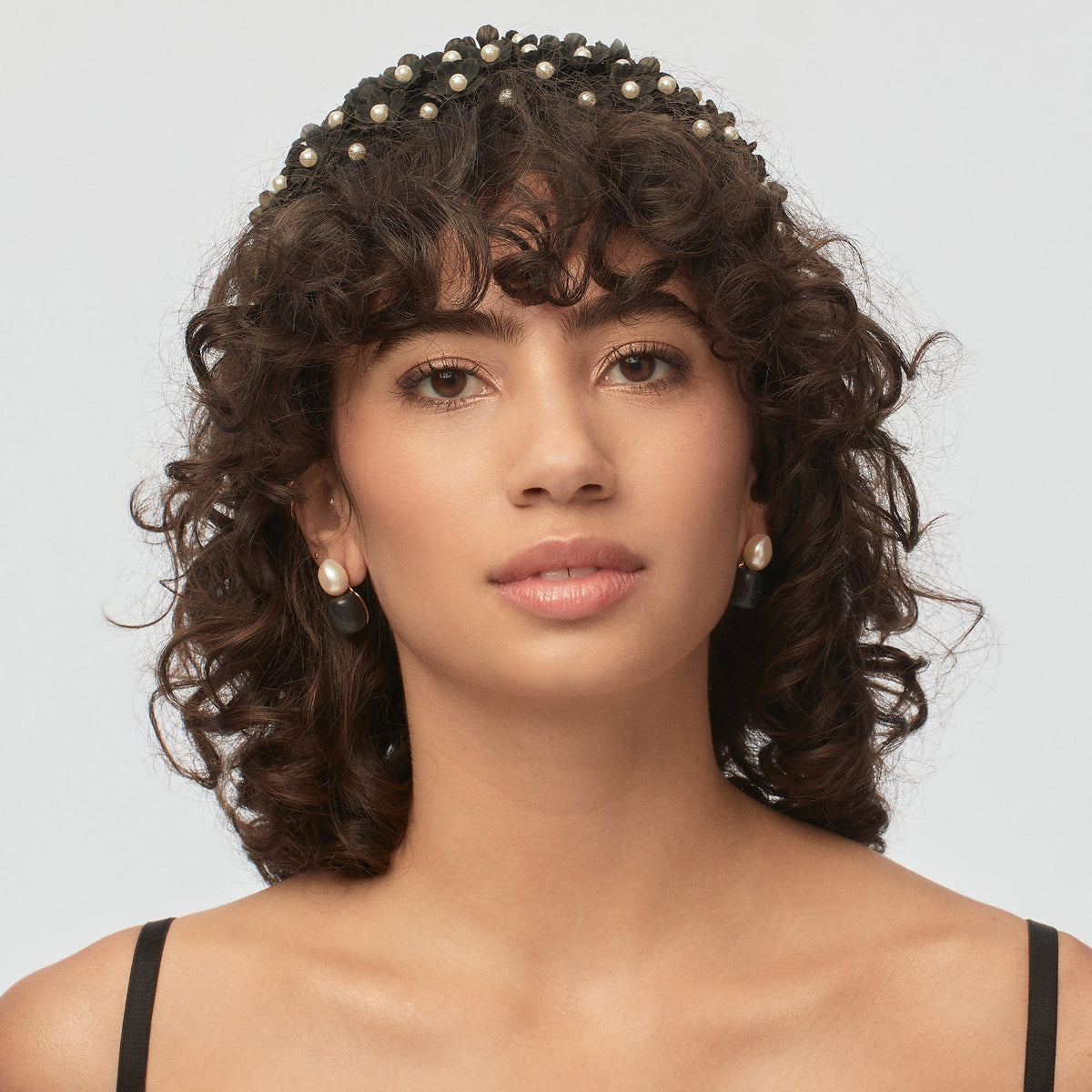 Lele Sadoughi EARRINGS ONE SIZE JET PEBBLE STUD EARRINGS