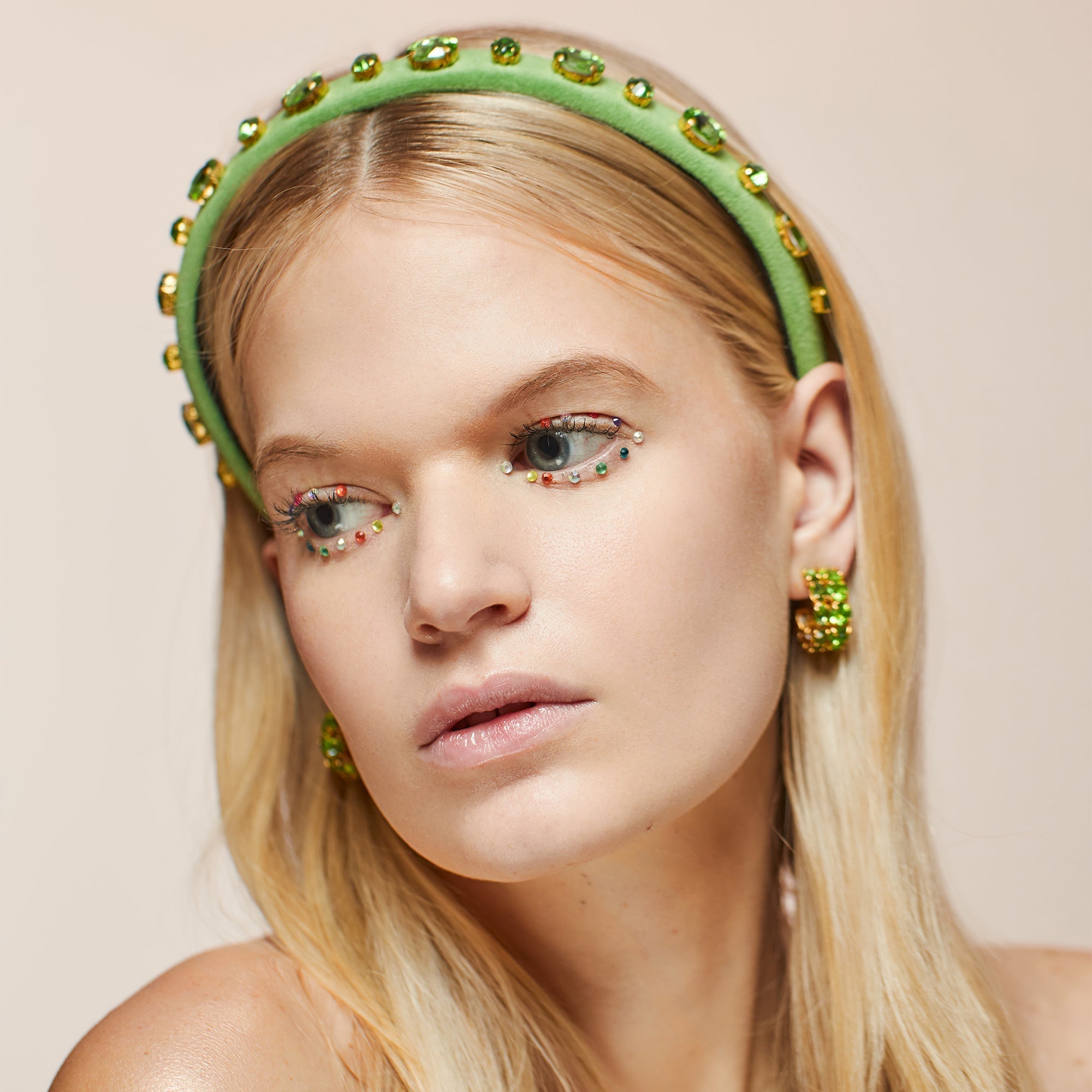 AUGUST PERIDOT OVAL CRYSTAL VELVET GIGI HEADBAND Lele Sadoughi