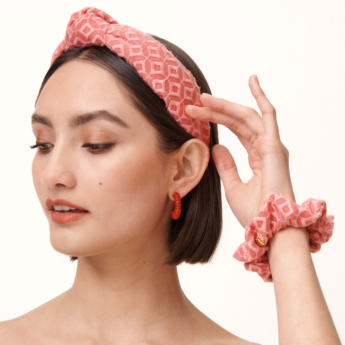 Lele Sadoughi HEADBANDS ONE SIZE / SARDINIA SUNRISE SARDINIA SUNRISE MOSAIC EYELET KNOTTED HEADBAND